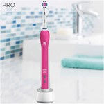 Oral-B Toothbrush - Pro 2 2000 3D White: Pink